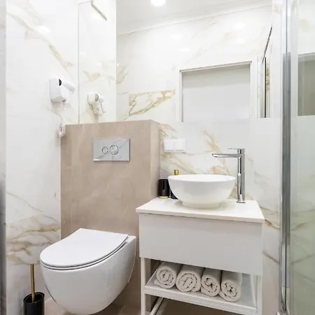 Mennica Deluxe - Golden アパート *